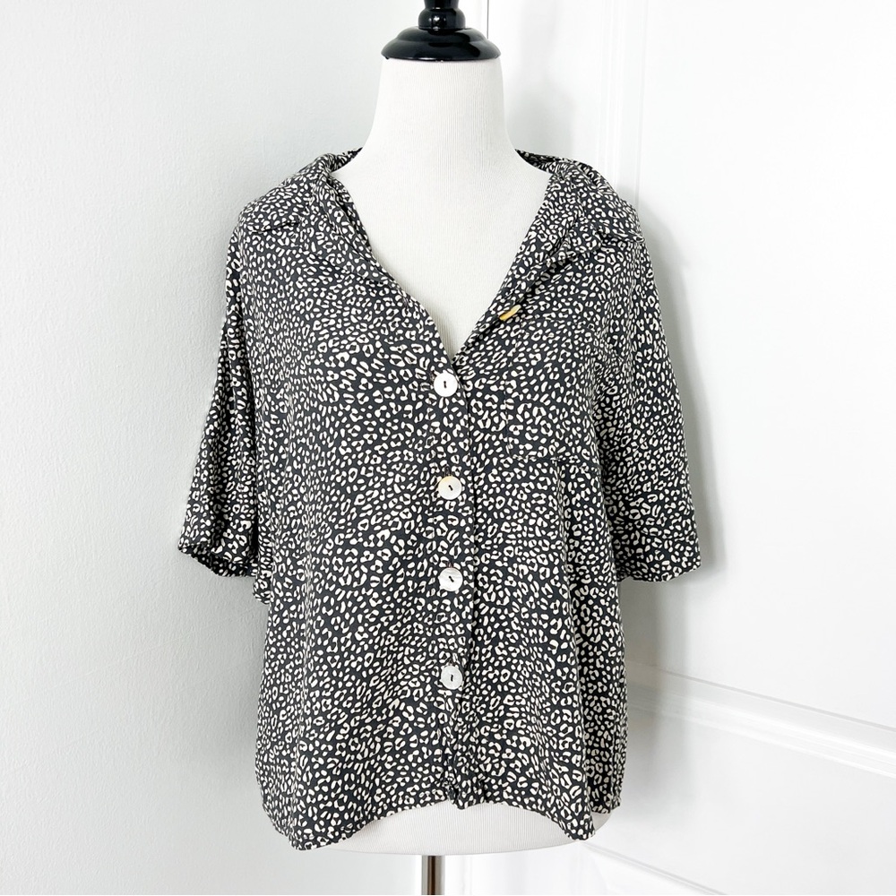 BEACHGOLD Black and White Button Down Shirt - Large